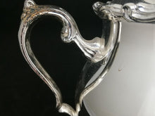 Charger l'image dans la galerie, Théière et sucrier en métal argenté