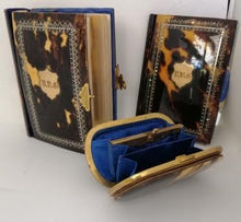 Charger l'image dans la galerie, Set livre, petit carnet et porte monnaie