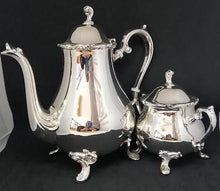 Charger l'image dans la galerie, Théière et sucrier en métal argenté