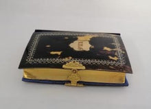 Charger l'image dans la galerie, Set livre, petit carnet et porte monnaie