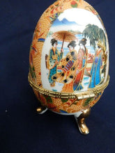 Charger l'image dans la galerie, 3 gros oeufs style Fabergé