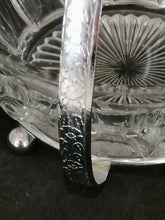Charger l&#39;image dans la galerie, Porte-confiture en verre et métal argenté

