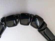 Charger l&#39;image dans la galerie, Très joli collier en pierre noire
