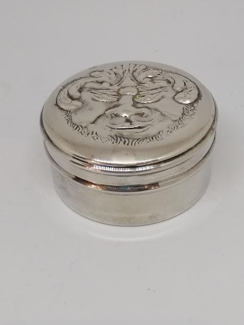 Boîte ronde en argent