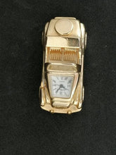 Charger l&#39;image dans la galerie, Horloge quartz en forme de voiture, en métal doré

