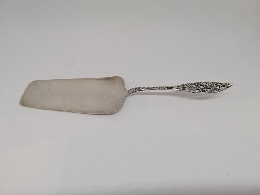 Pelle à tarte en argent