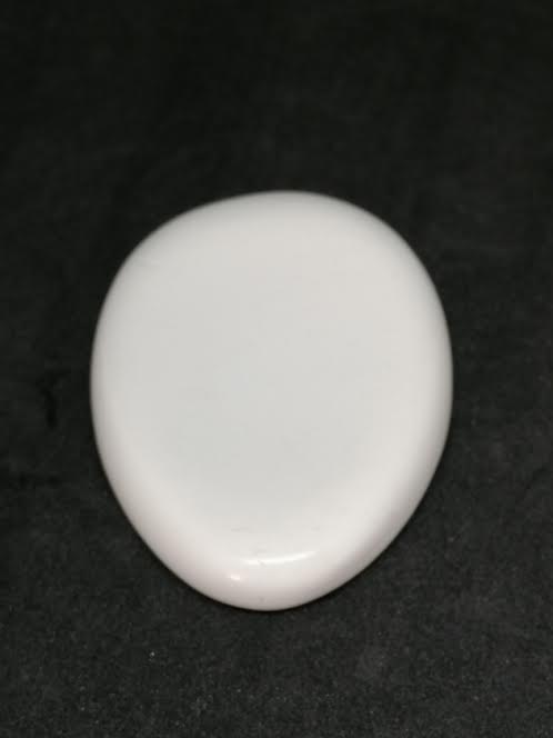 Porte encens en porcelaine blanche