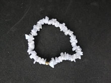 Charger l&#39;image dans la galerie, Bracelet extensible en pierres naturelles blanches
