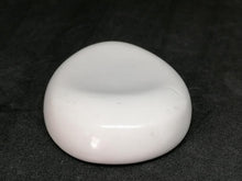 Charger l&#39;image dans la galerie, Porte encens en porcelaine blanche
