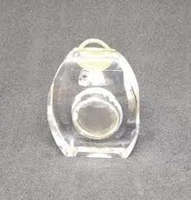 Charger l&#39;image dans la galerie, Horloge quartz en forme de sac en métal doré et verre
