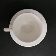 Charger l&#39;image dans la galerie, Tasse à thé avec soucoupe
