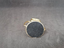 Charger l&#39;image dans la galerie, Horloge quartz en forme de lanterne en métal doré
