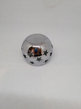 Charger l&#39;image dans la galerie, Bougeoir boule à motif étoile en métal
