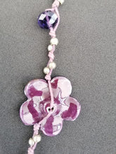 Charger l&#39;image dans la galerie, Collier en pierre violette en forme de fleur
