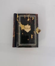 Charger l&#39;image dans la galerie, Set livre, petit carnet et porte monnaie
