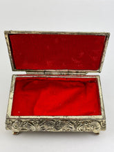 Charger l&#39;image dans la galerie, Petite boîte à bijoux décorative
