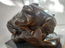 Charger l&#39;image dans la galerie, Sculpture puma en bronze vieilli
