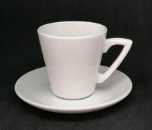 Charger l&#39;image dans la galerie, Tasse à thé avec soucoupe
