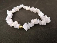 Charger l&#39;image dans la galerie, Bracelet extensible en pierres naturelles blanches
