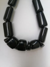 Charger l&#39;image dans la galerie, Très joli collier en pierre noire
