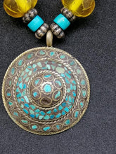 Charger l&#39;image dans la galerie, Collier original en ambre et imitation ambre
