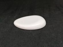 Charger l&#39;image dans la galerie, Porte encens en porcelaine blanche
