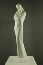 Charger l&#39;image dans la galerie, Magnifique sculpture Art Déco &quot;Maternité&quot;, par René Daemen pour Villeroy &amp; Boch

