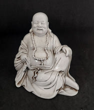Charger l&#39;image dans la galerie, Statuette en blanc de Chine, fin XIXe siècle, représentant Bouddha

