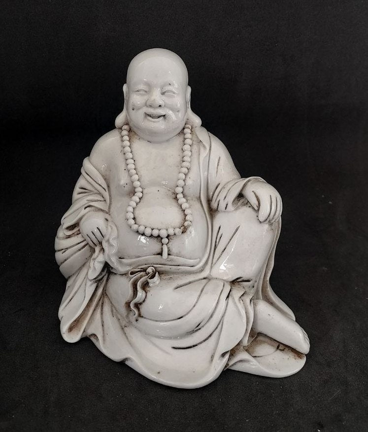 Statuette en blanc de Chine, fin XIXe siècle, représentant Bouddha