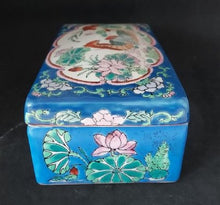 Charger l&#39;image dans la galerie, Boîte en porcelaine avec couvercle

