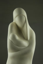 Charger l&#39;image dans la galerie, Magnifique sculpture Art Déco &quot;Maternité&quot;, par René Daemen pour Villeroy &amp; Boch
