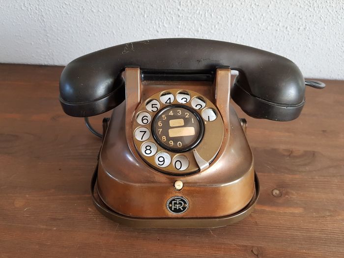 Téléphone Art Déco