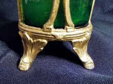 Charger l&#39;image dans la galerie, Vase - Cristal, métal doré - Fin du XIXe siècle
