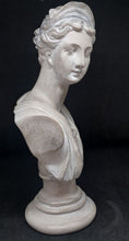 Charger l&#39;image dans la galerie, Petite sculpture buste de femme
