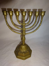 Charger l&#39;image dans la galerie, Bougeoir &quot;Juif&quot; (Menorah) en laiton, 1935

