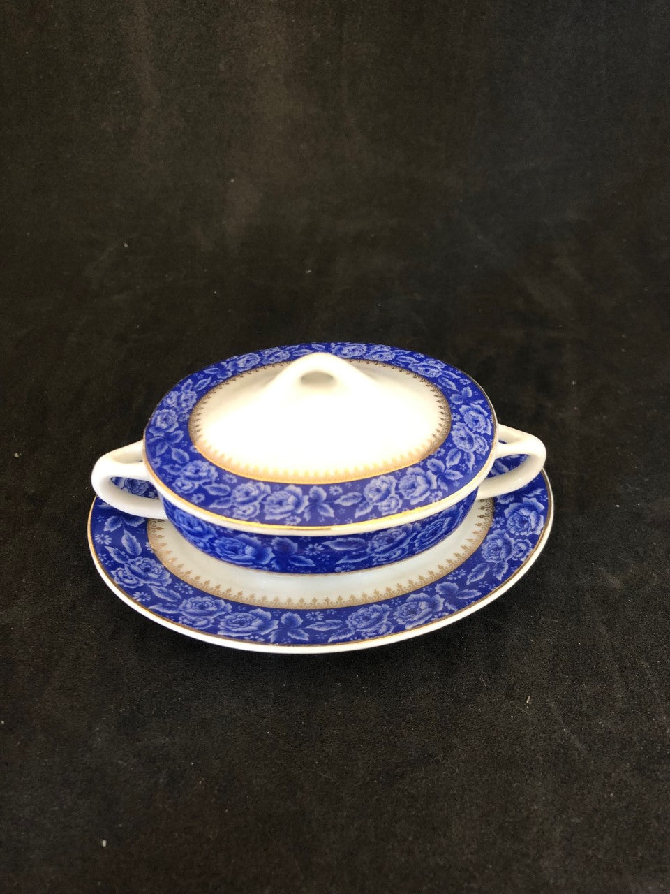 Tasse avec couvercle et soucoupe