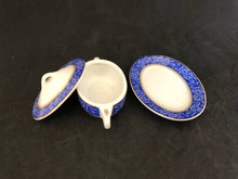 Charger l&#39;image dans la galerie, Tasse avec couvercle et soucoupe
