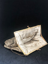 Charger l&#39;image dans la galerie, Petit sac en soie
