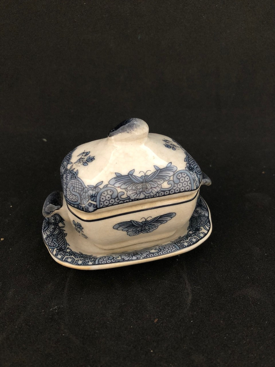 Petite soupière miniature avec couvercle et plat