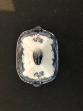 Charger l&#39;image dans la galerie, Petite soupière miniature avec couvercle et plat
